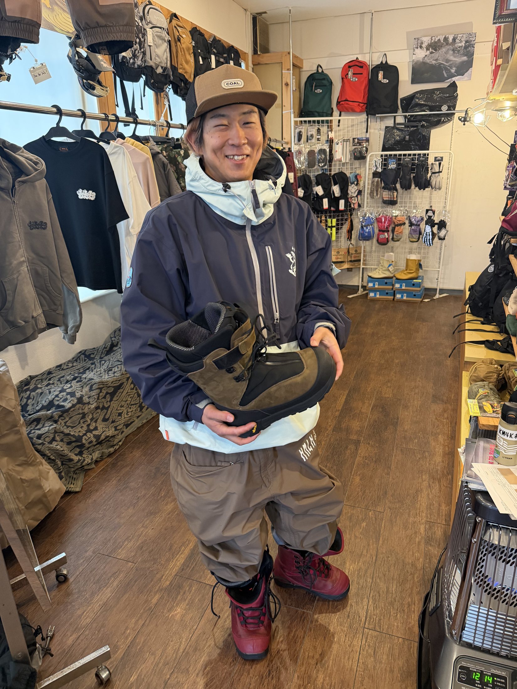 KM4K gear fitting inside a shop